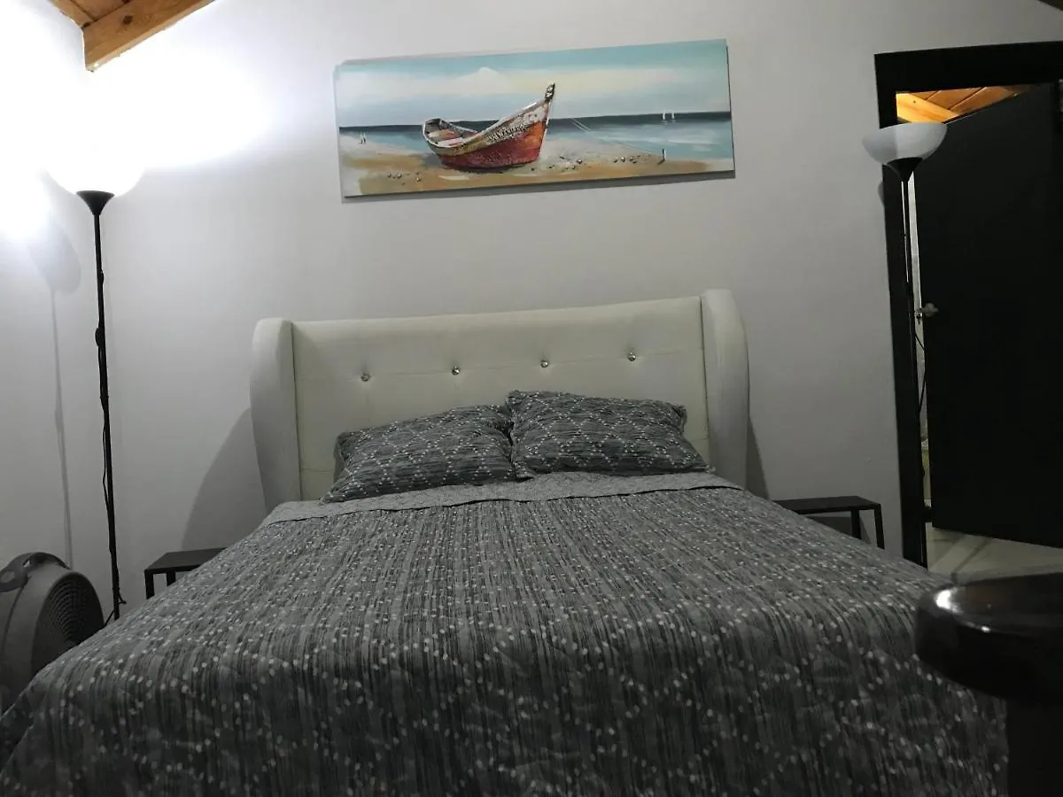 アパート Apartamento Calle 5 No.10, Proyecto Las Pascualas, Samana ドミニカ共和国